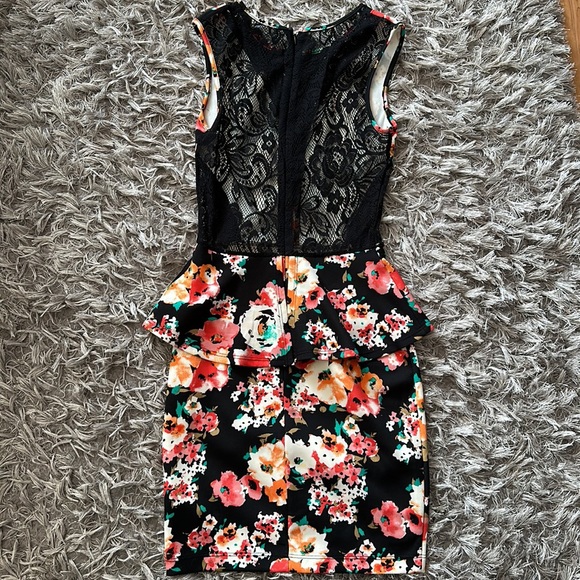 Guess peplum dress - Picture 4 of 5